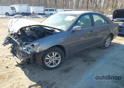 2004 Toyota Camry Le V6 z USA, uszkodzony, nr VIN 4T1BF32K74U586052